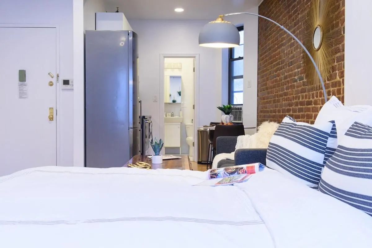 Апартаменты 83-3Fw Ues Central Park Newly Furnished Xl Studio Нью-Йорк