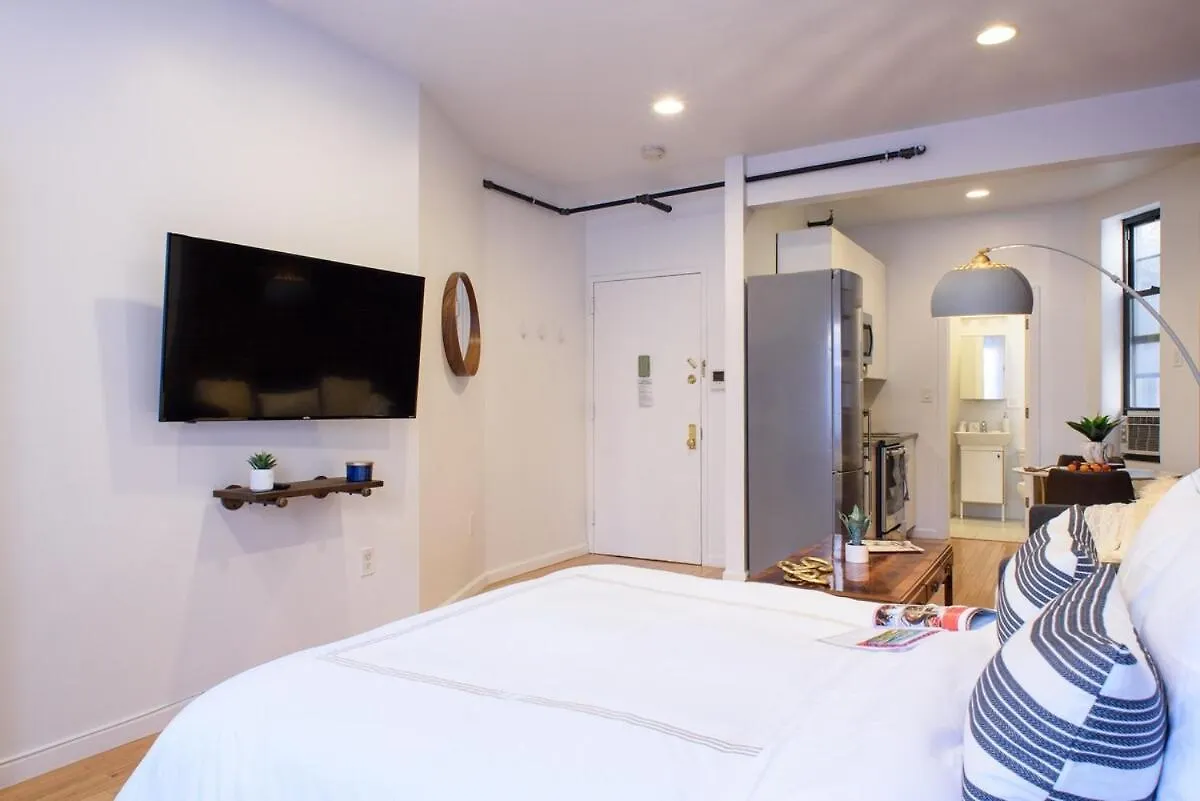 アパート 83-3Fw Ues Central Park Newly Furnished Xl Studio ニューヨーク